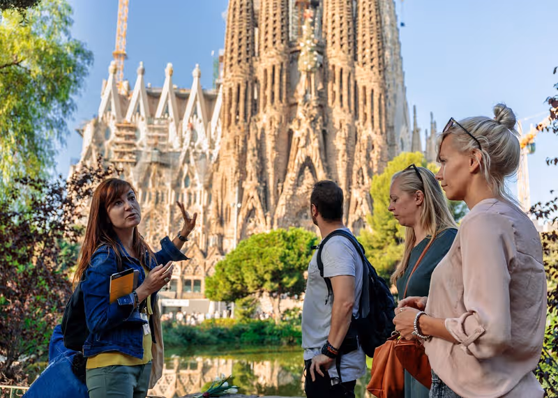 Gaudi Tour: Casa Batllo, Park Guell & Sagrada Familia
